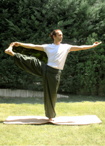 Elastic Waist Medium Rise Men's Khaki Yoga Pants
